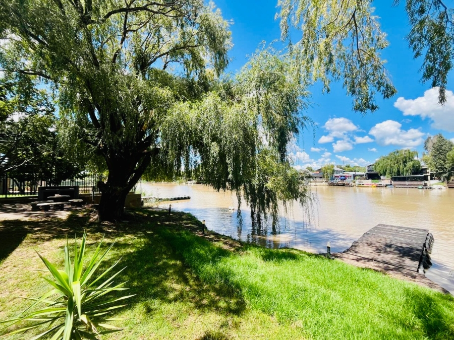 2 Bedroom Property for Sale in Maselspoort Free State